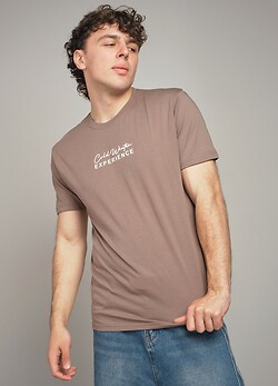 Чоловіча футболка з написом
