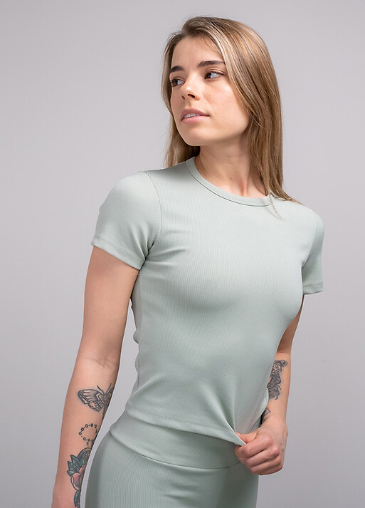 Футболка жіноча